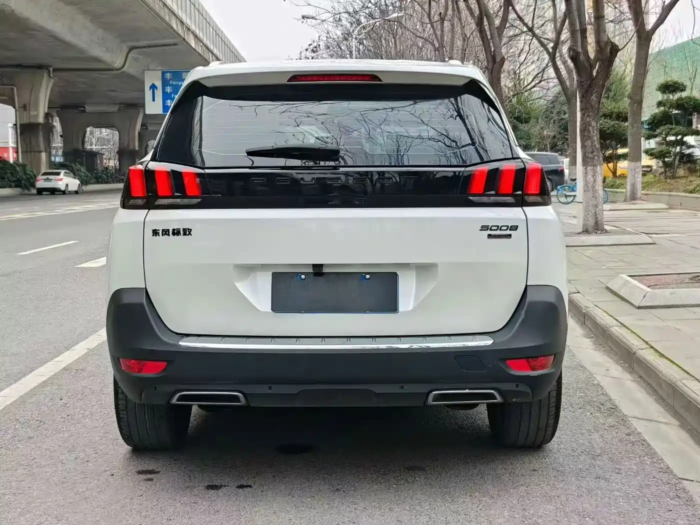 Фото 8 - Peugeot 5008