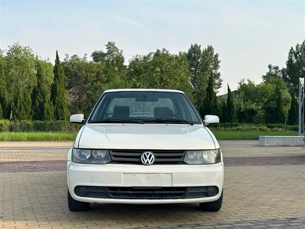 Volkswagen Jetta 2012 1.6L Avant-garde фото 2