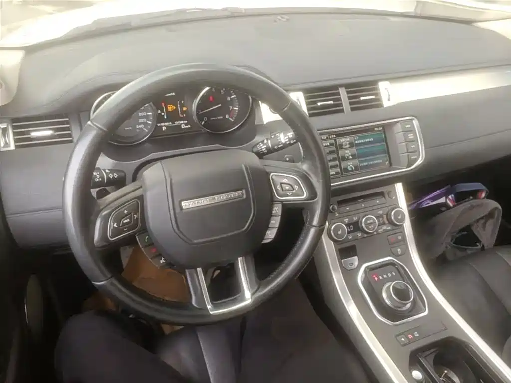 Land Rover Range Rover Evoque 2015 2.0T 5-Door Intelligent Edition фото 10
