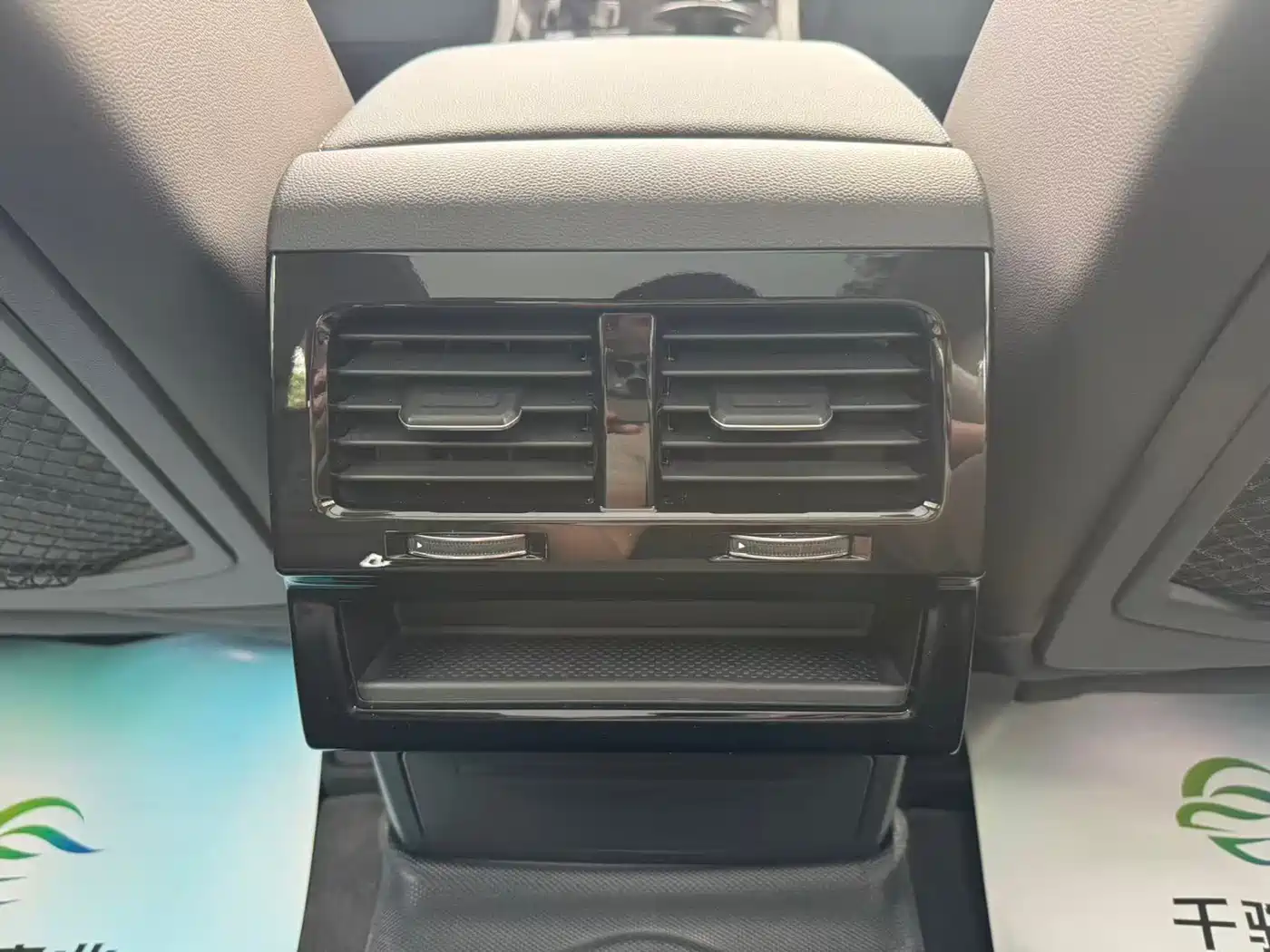 Volkswagen Touareg 2019 2.0TSI Sharp Wing Edition China VI фото 11