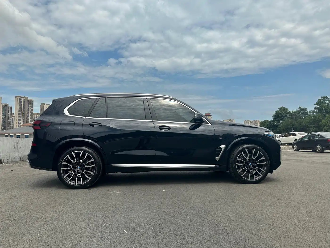 BMW X5 2023 xDrive 40Li M Sport Package фото 14
