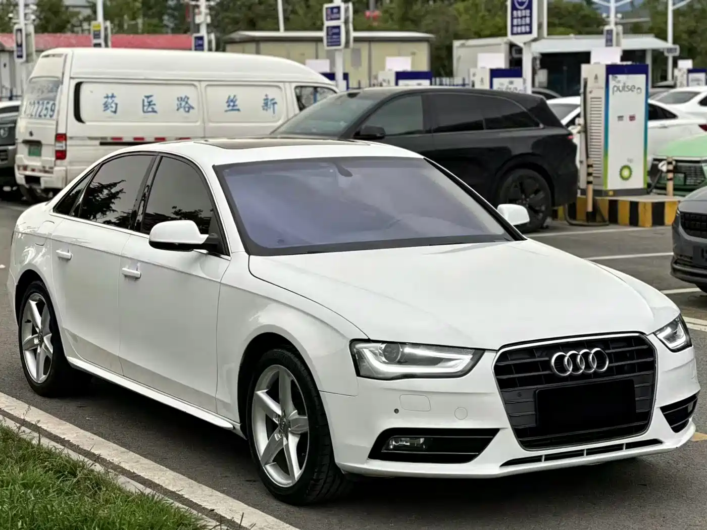 Audi A4L 2015 35 TFSI Auto Standard фото 3