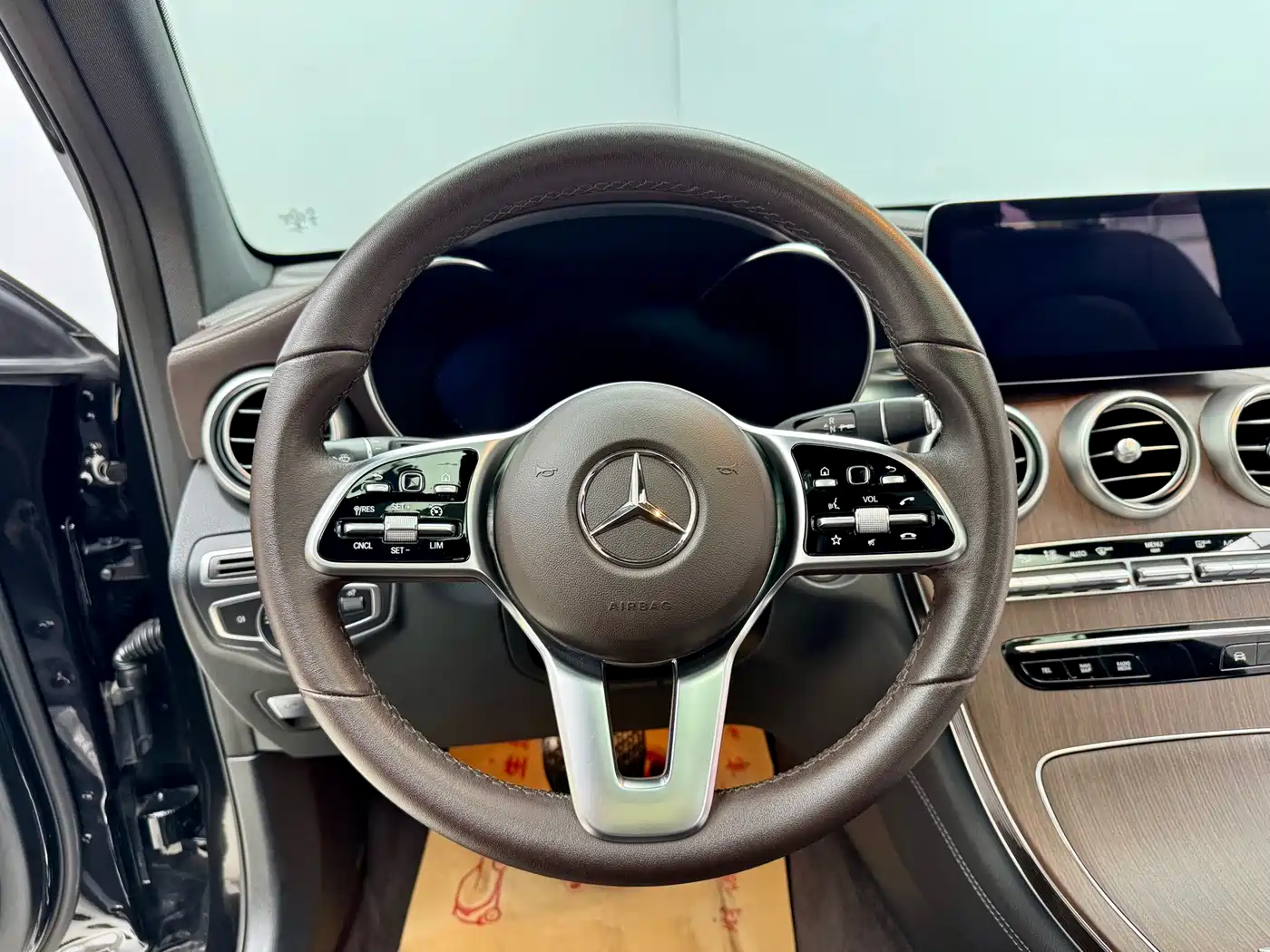 Mercedes-Benz GLC 2021 GLC 300 L 4MATIC Sporty фото 18