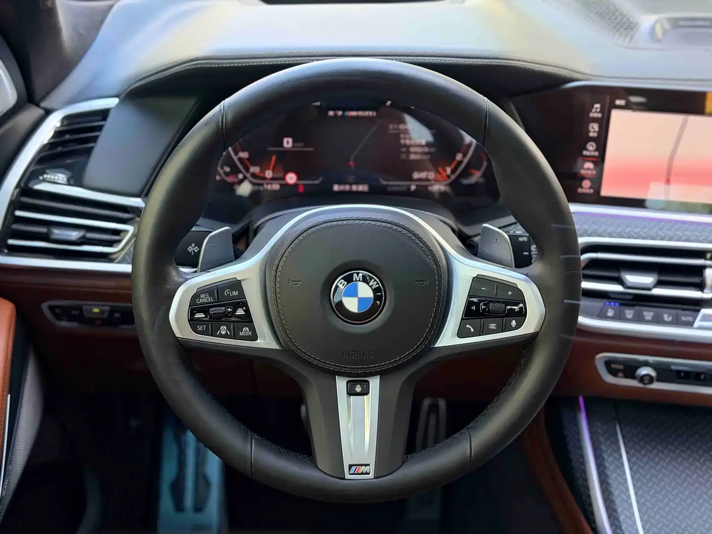 Photo 3 - BMW X7