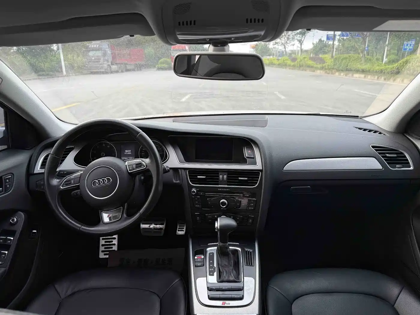 Audi A4L 2013 35 TFSI Automatic Standard фото 6