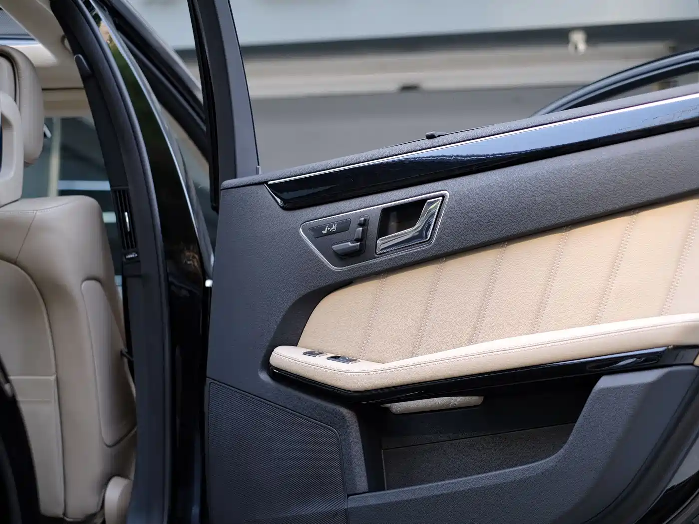 Mercedes-Benz E-Class 2011 E 300 L Fashion Premium фото 36