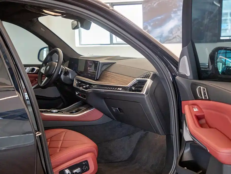 BMW X5 2026 2025 Model xDrive 40Li M Sport Blackout Package