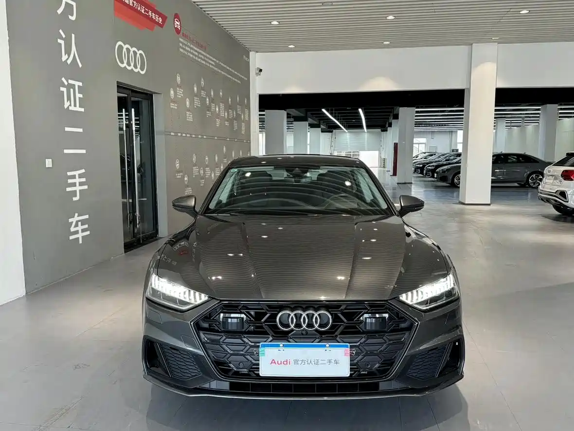 Фото 2 - Audi A7