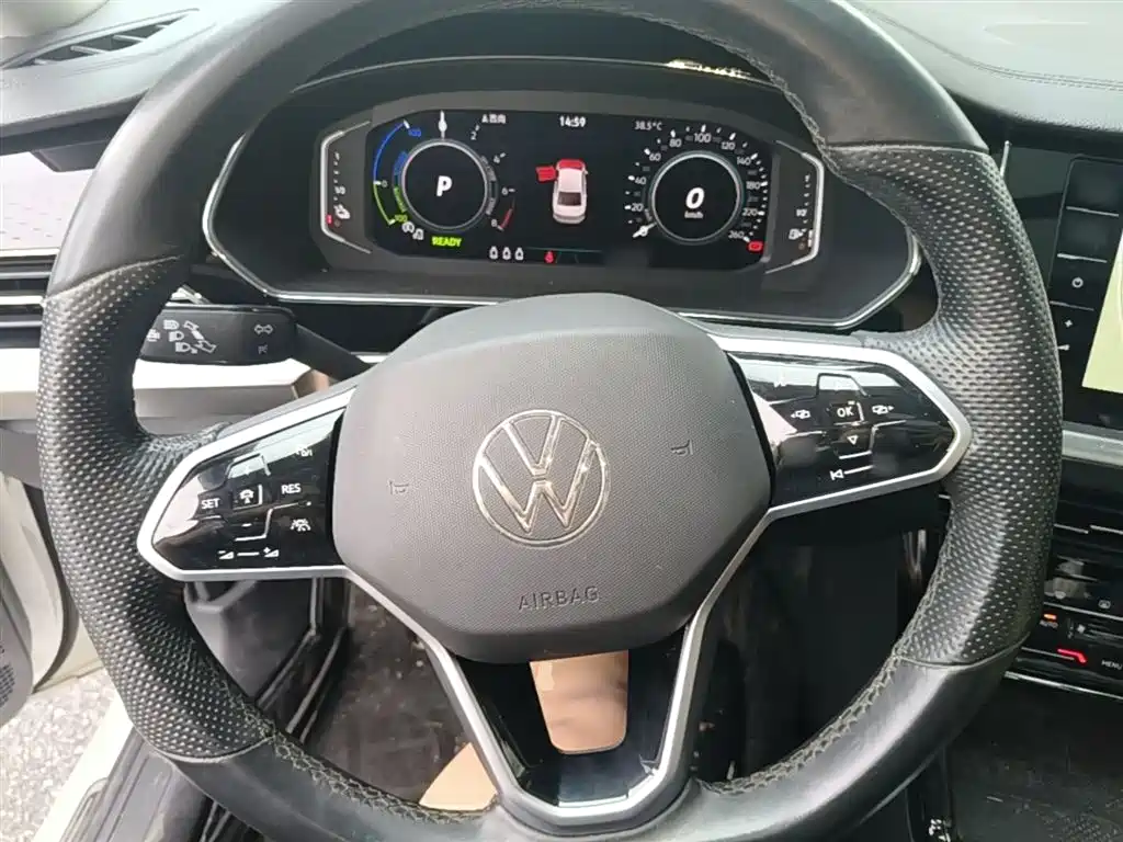 Volkswagen Passat New Energy 2022 430PHEV Hybrid Luxury Edition фото 11