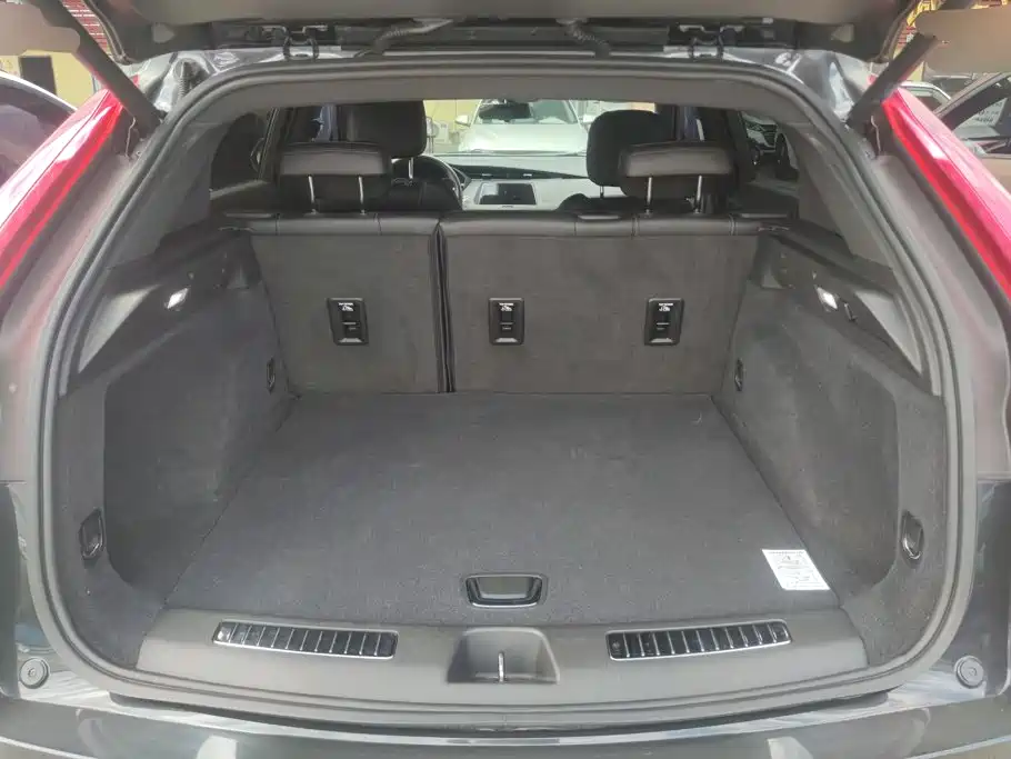 Cadillac XT4 2019 2018 Model 28T 4WD Leading