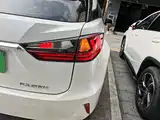 Фото 8 - Lexus RX