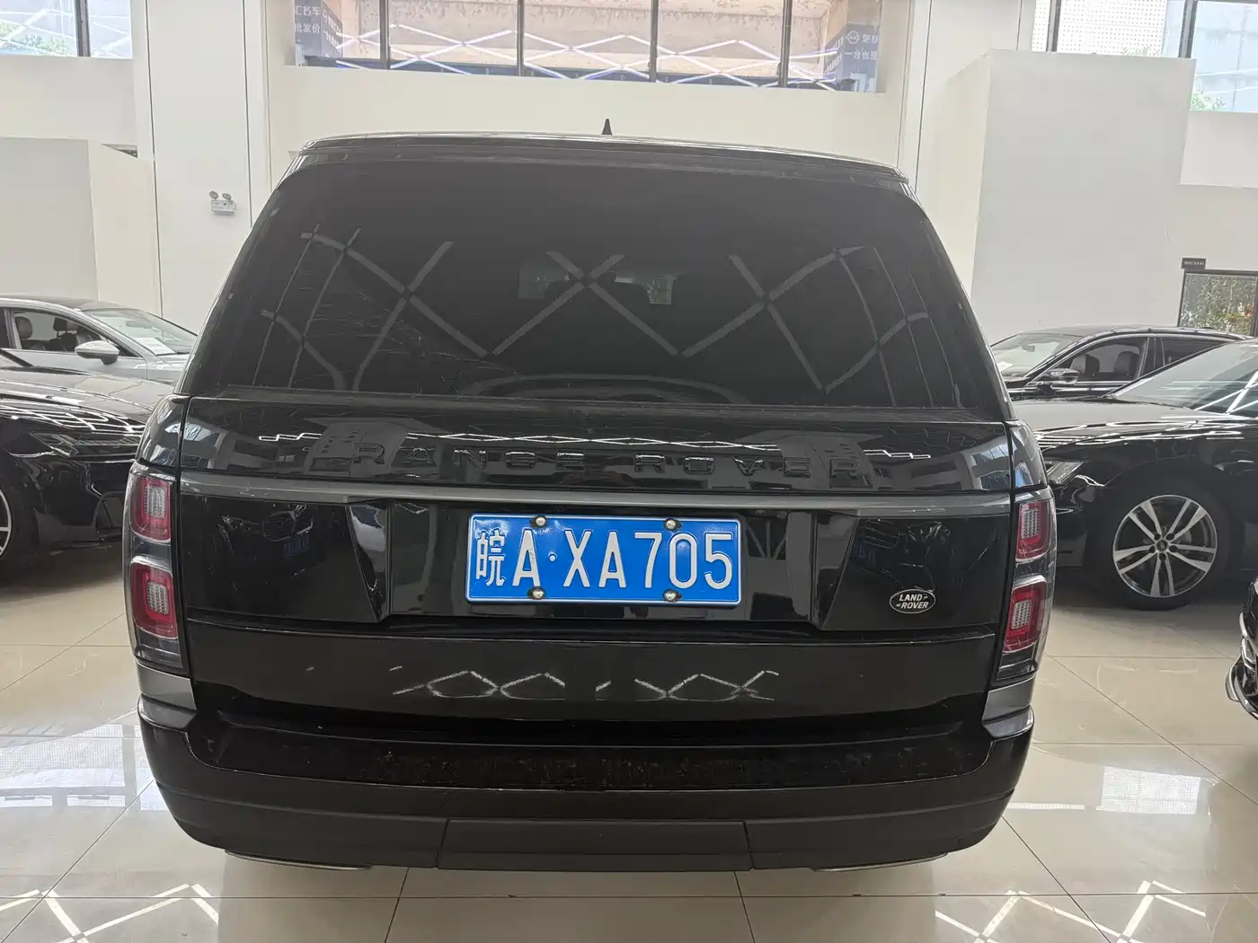 Land Rover Range Rover 2018 3.0 SC V6 Golden Age Edition фото 9