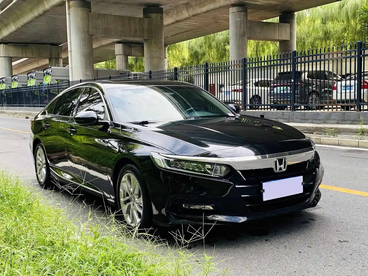 Фото 4 - Honda Accord