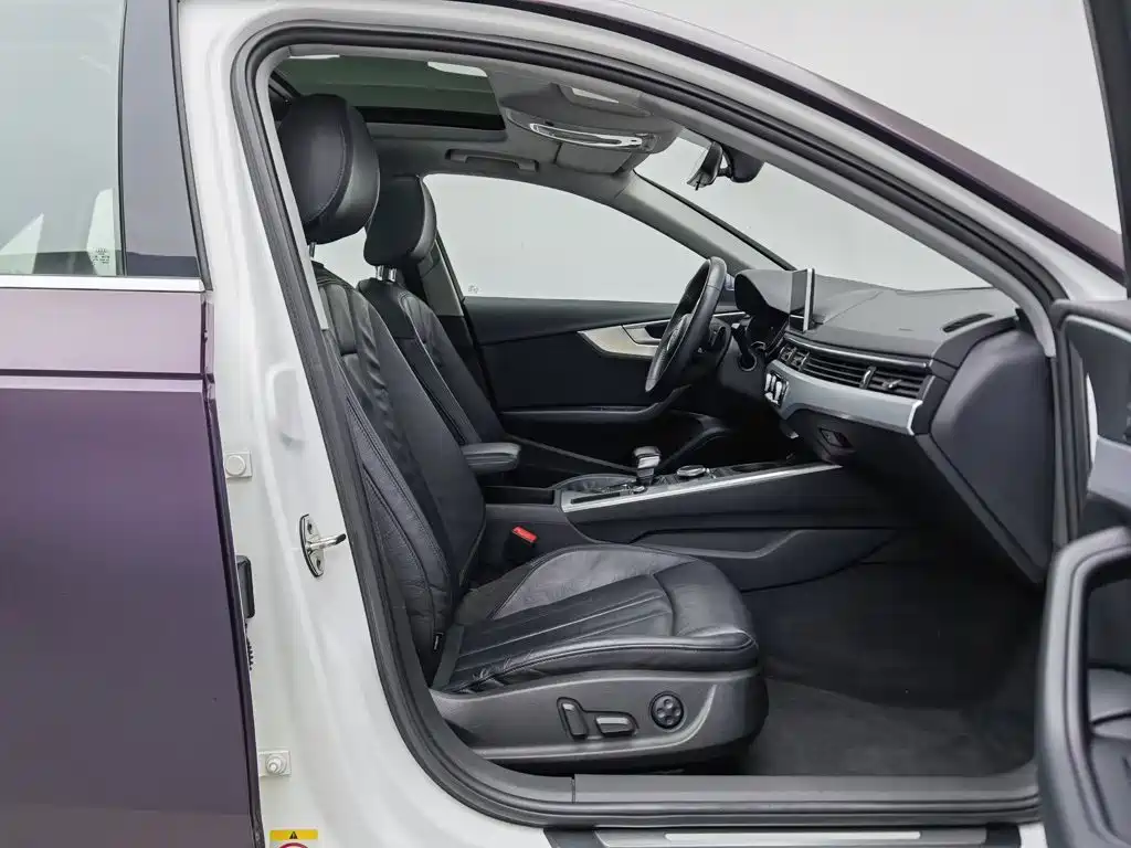 Фото 23 - Audi A4L