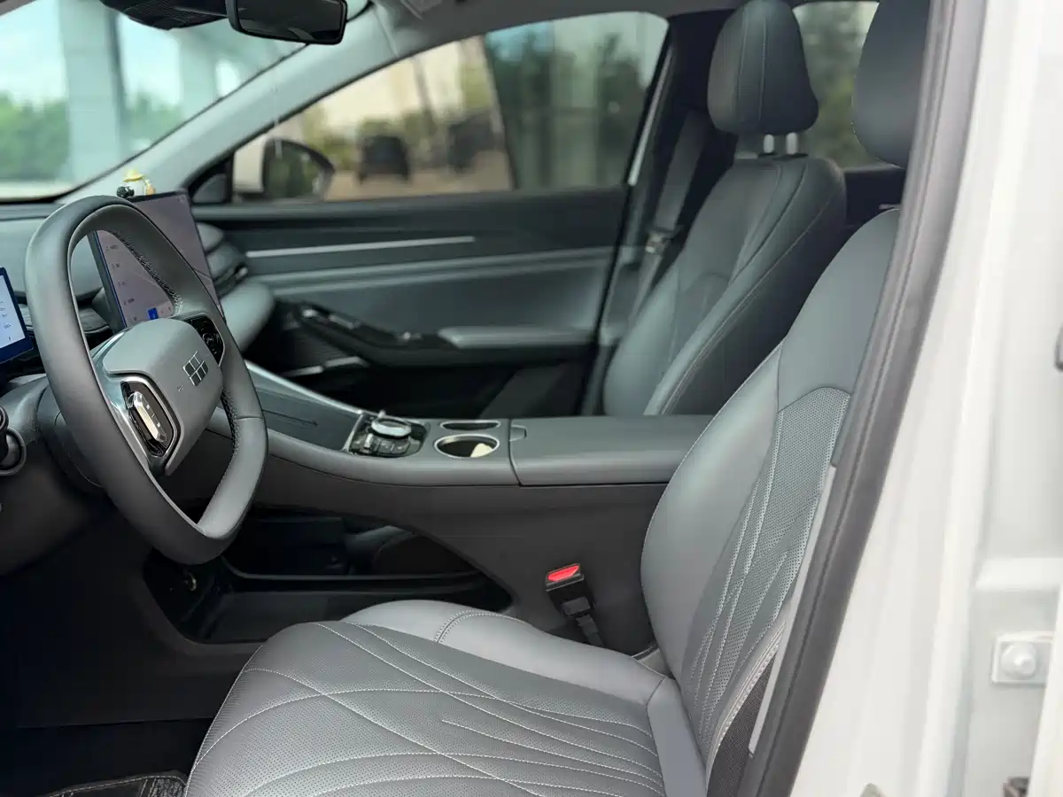 Geely Galaxy Galaxy L6 2025 2025 EM-i 140km Explorer+ Edition