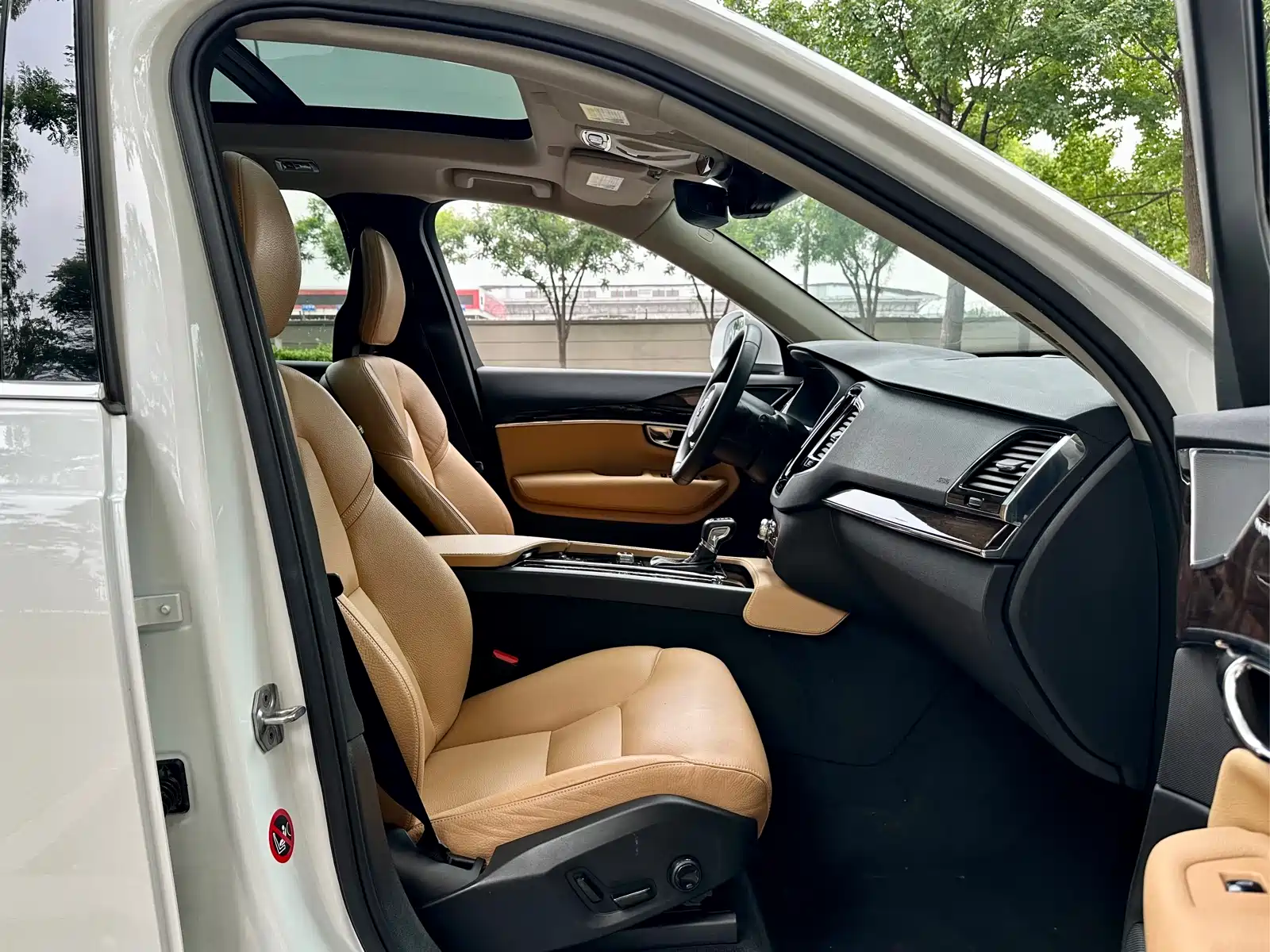 Photo 17 - Volvo XC90