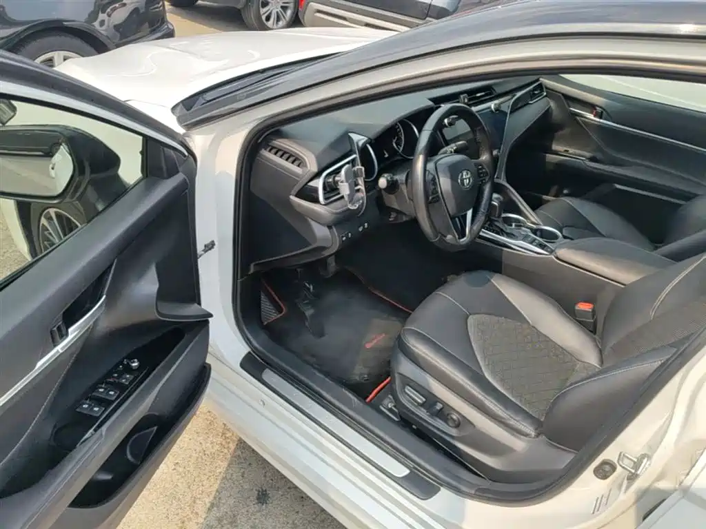 Toyota Camry 2019 Hybrid 2.5HS Trend Edition China VI фото 16