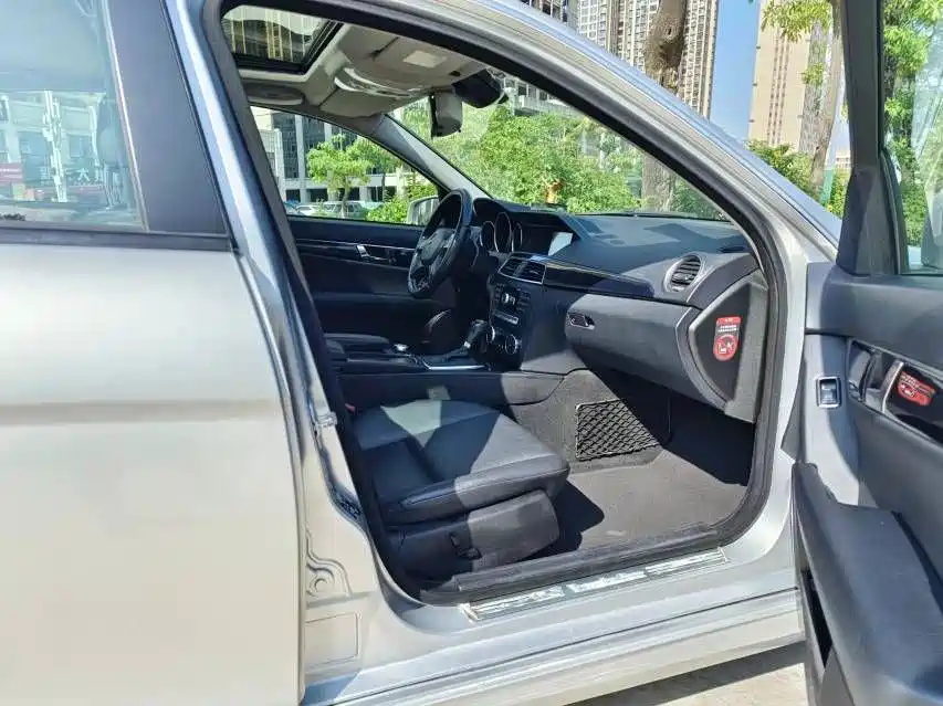 Фото 10 - Mercedes-Benz C-Class