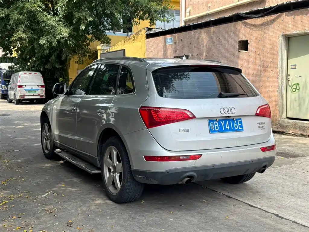 Audi Q5 2011 2.0TFSI Dynamic фото 7