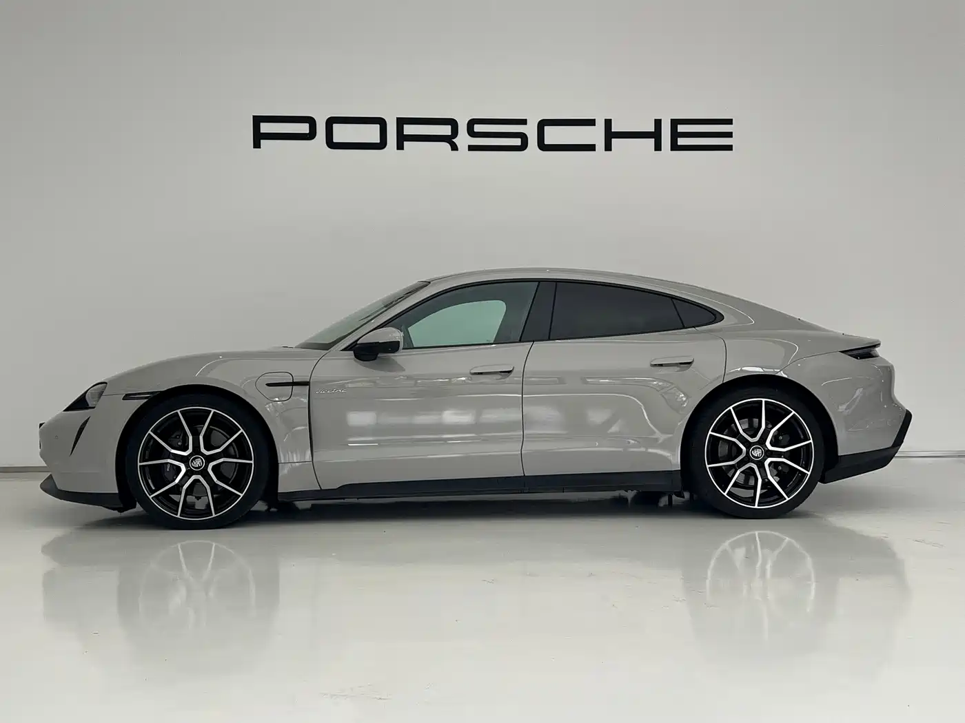 Porsche Taycan 2024 2022 Taycan