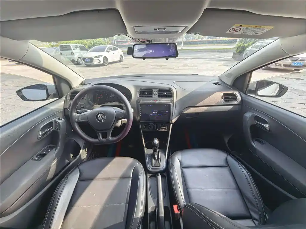Volkswagen Polo 2018 1.5L Auto Safe Drive фото 5