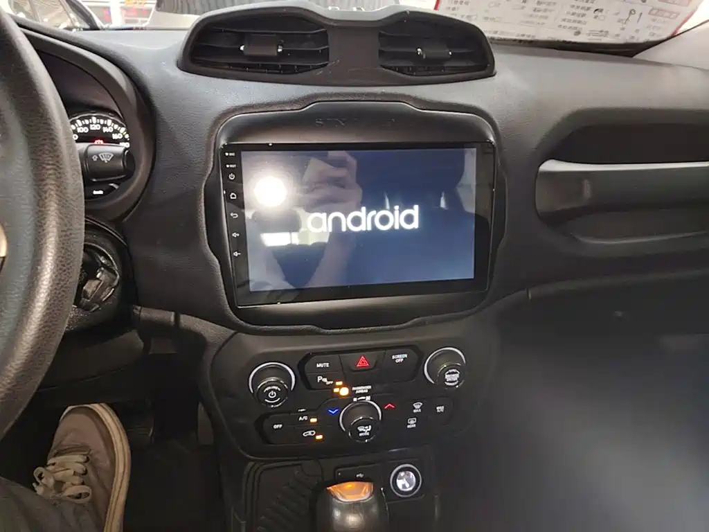 Jeep Renegade 2019 2018 Connected Large Screen Edition 180T Automatic High Energy
