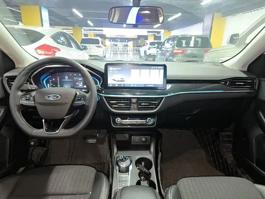 Ford Focus 2022 2021 Hatchback EcoBoost 180 Auto Trend