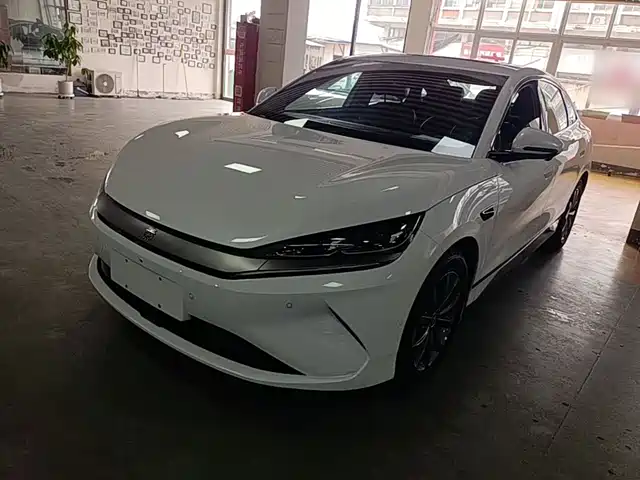 BYD Qin L EV 470KM, Лидер