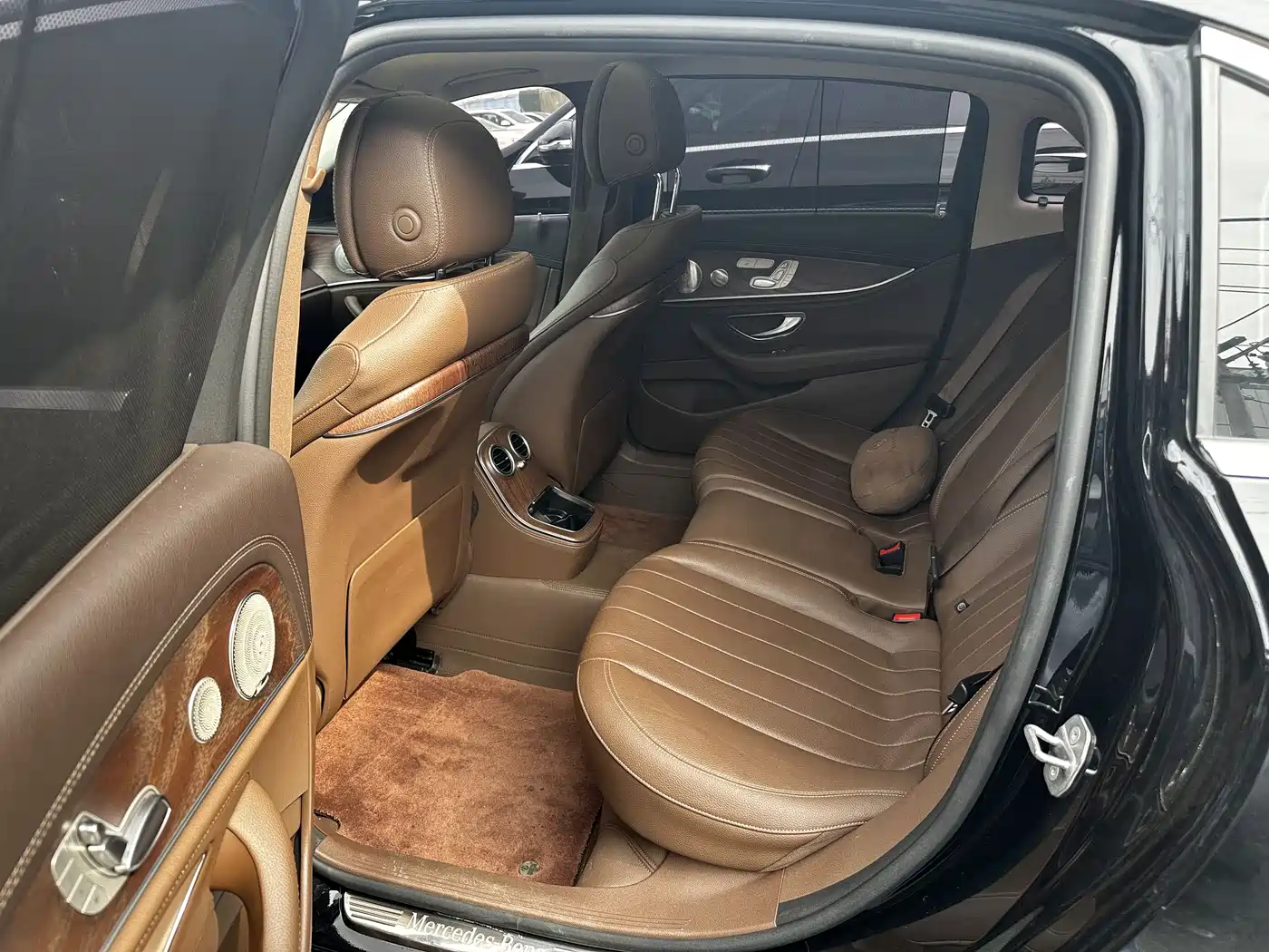 Mercedes-Benz E-Class 2023 E 300 L Luxury фото 12
