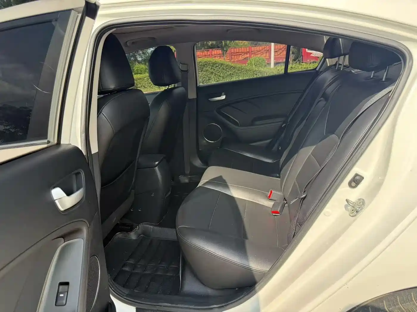 Kia K3 2013 1.6L Automatic GLS фото 6