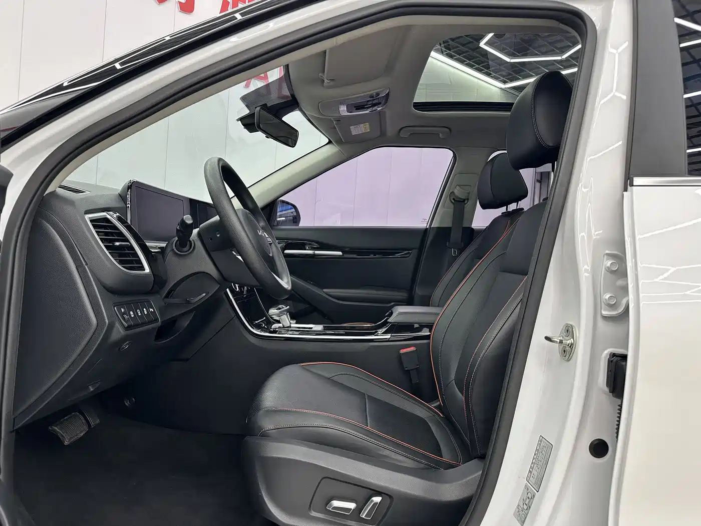 Kia Seltos 2023 1.5L CVT Luxury Edition фото 4