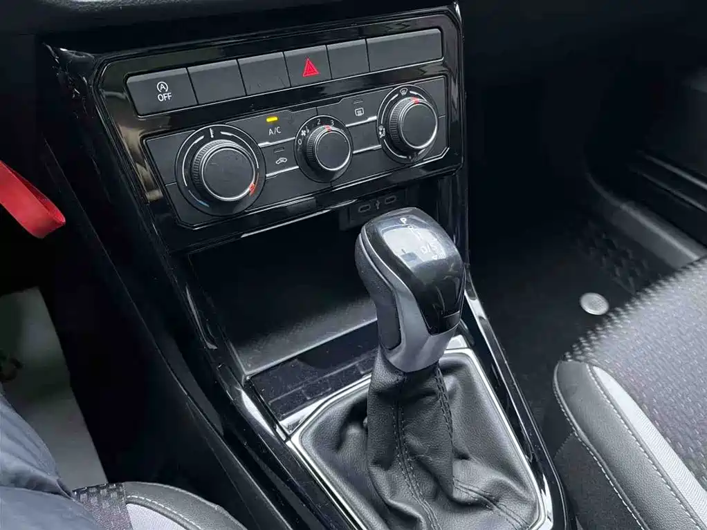 Volkswagen Tanying 2021 1.5L Automatic Smart Connect Edition фото 16