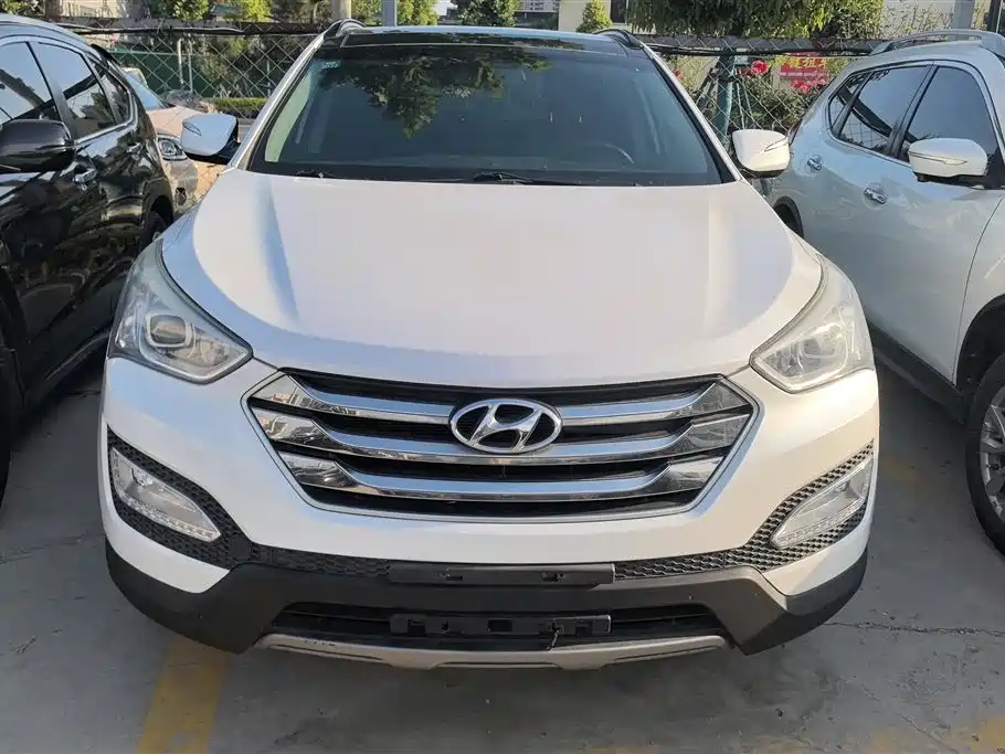 Hyundai Santa Fe 2015 2.0T Automatic 2WD Smart 5-Seater фото 2