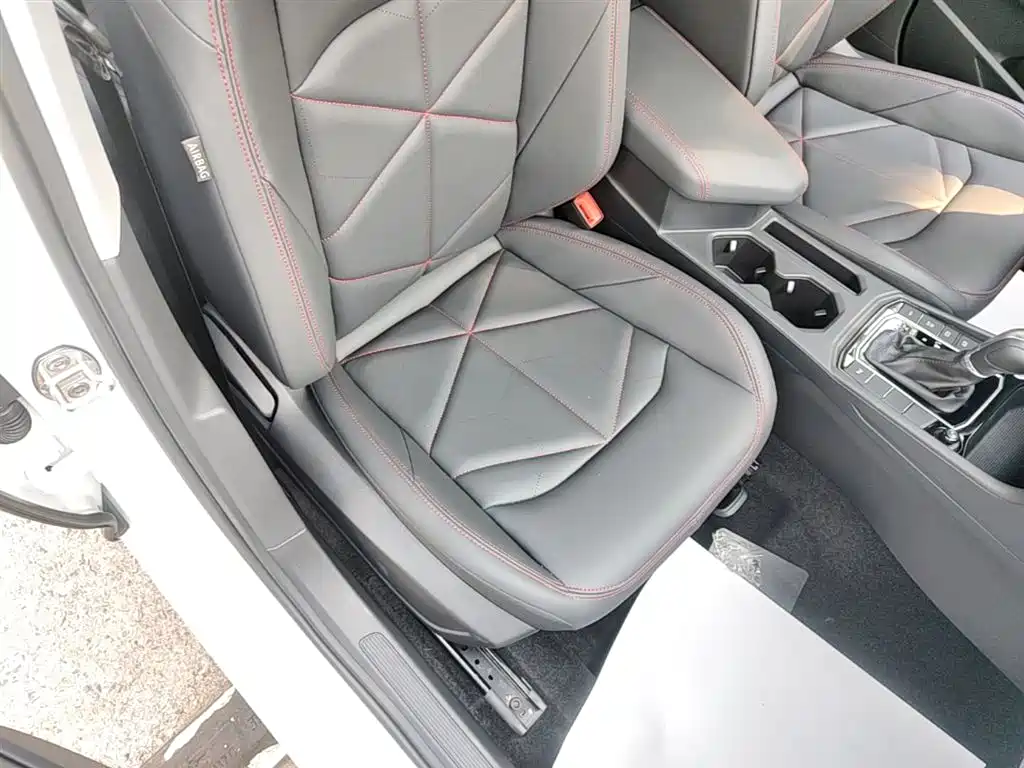 Volkswagen Lavida 2024 Model 300TSI DSG Starlight Leading Edition фото 25