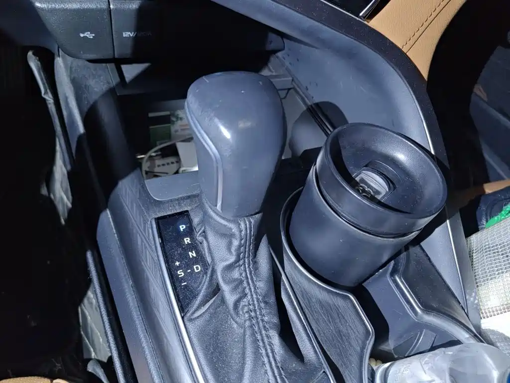 Photo 7 - Toyota Camry