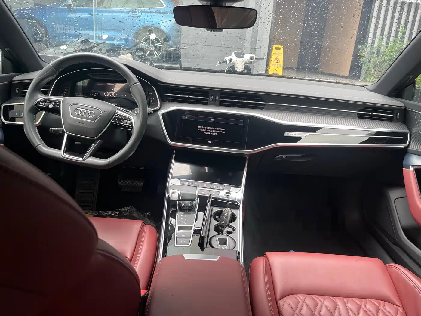 Фото 7 - Audi A7L