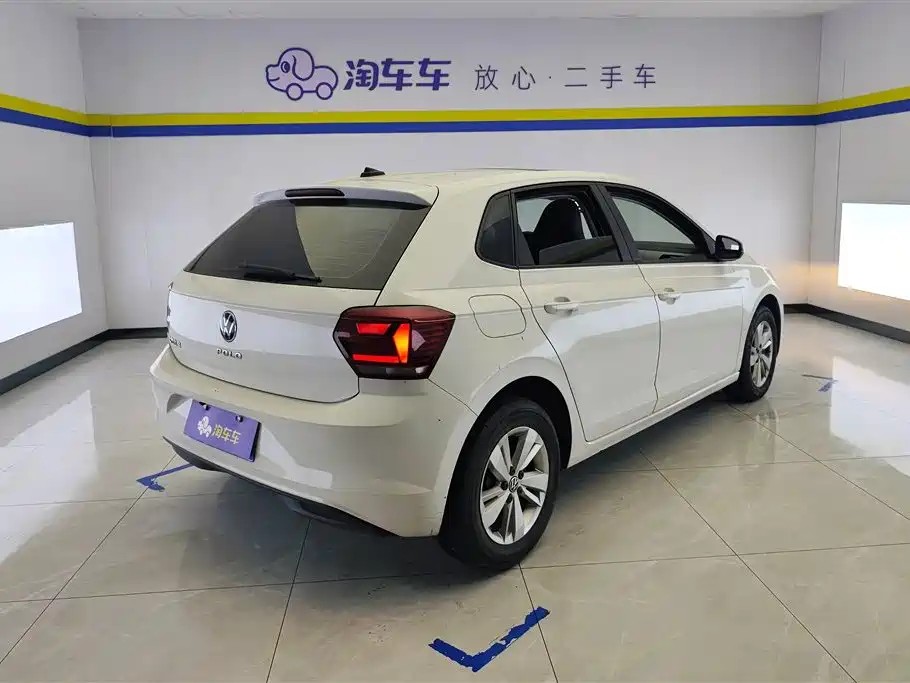 Volkswagen Polo 2021 Plus 1.5L Automatic Panorama Enjoyment Edition фото 3