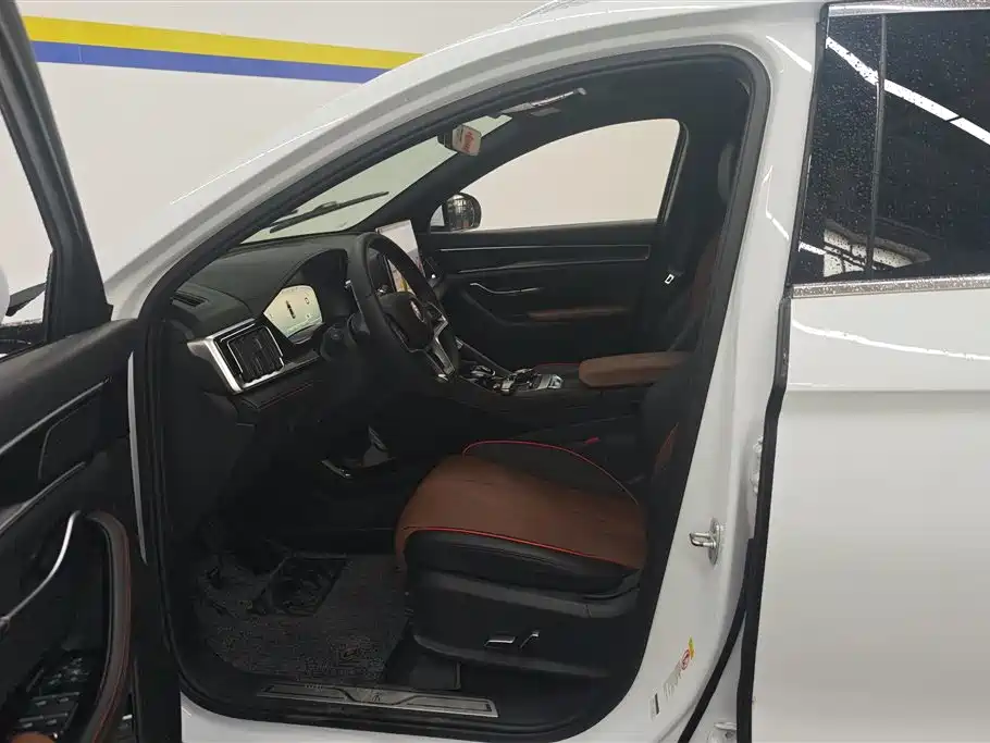 Photo 9 - BYD Song PLUS PHEV