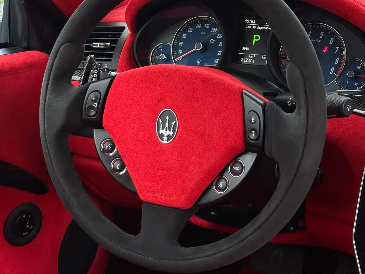 Maserati GranTurismo 2012 2007 4.2L Standard