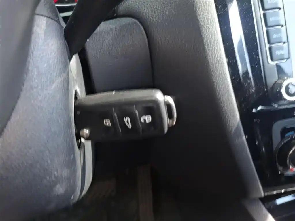 Volkswagen Sagitar 2015 230TSI Automatic Comfort фото 9
