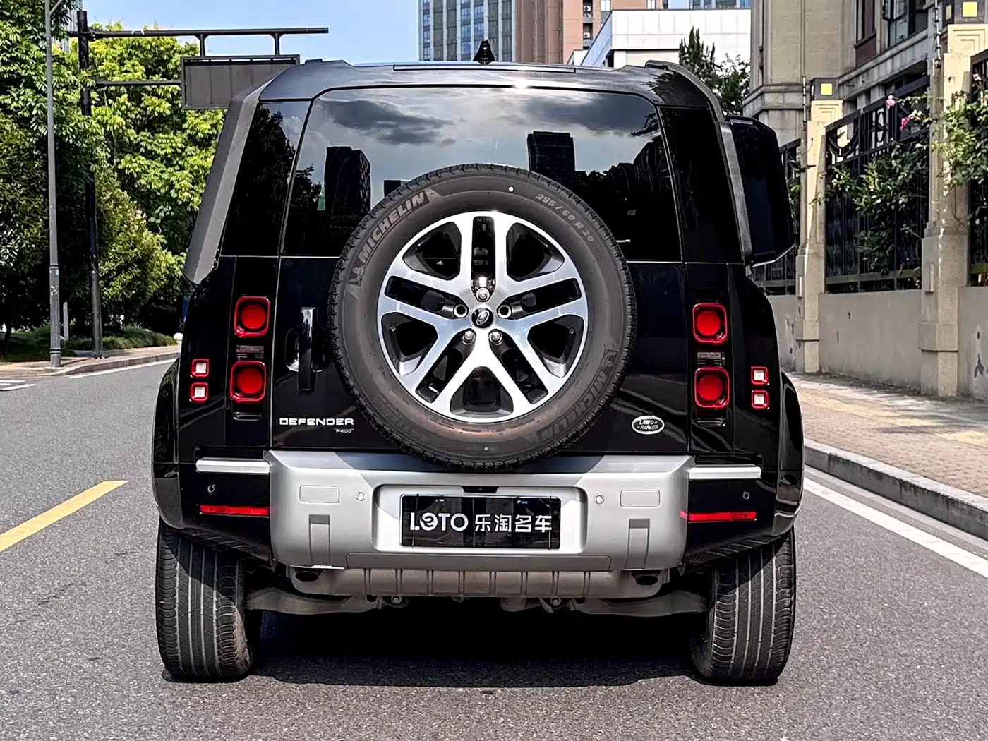 Land Rover Defender 2023 Facelift 90 3.0T P400 XS фото 5