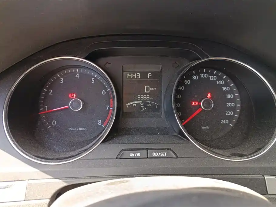 Volkswagen Bora 2013 1.6L Automatic Comfort Model фото 14