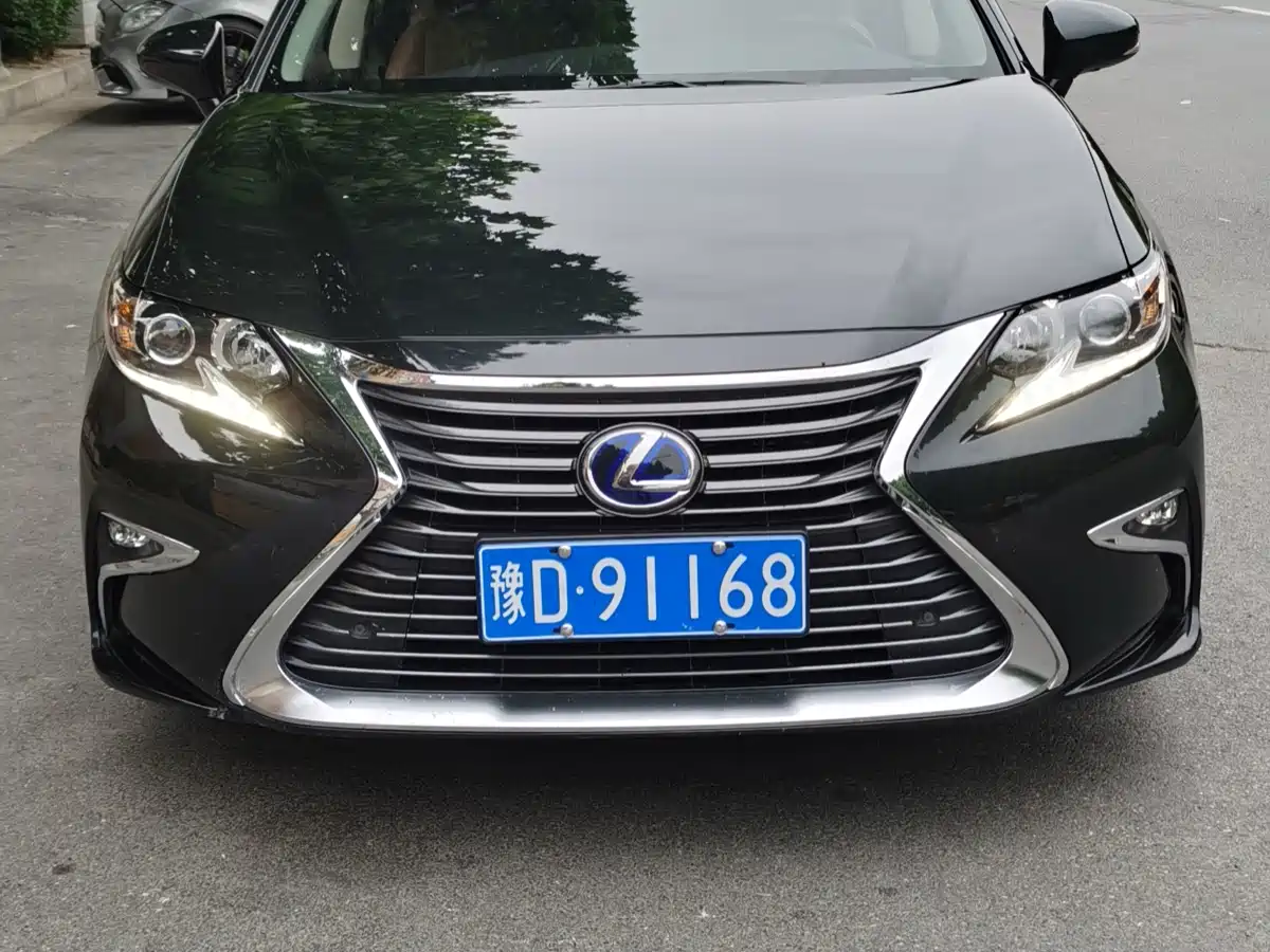 Lexus ES 2015 300h Comfort Edition фото 2