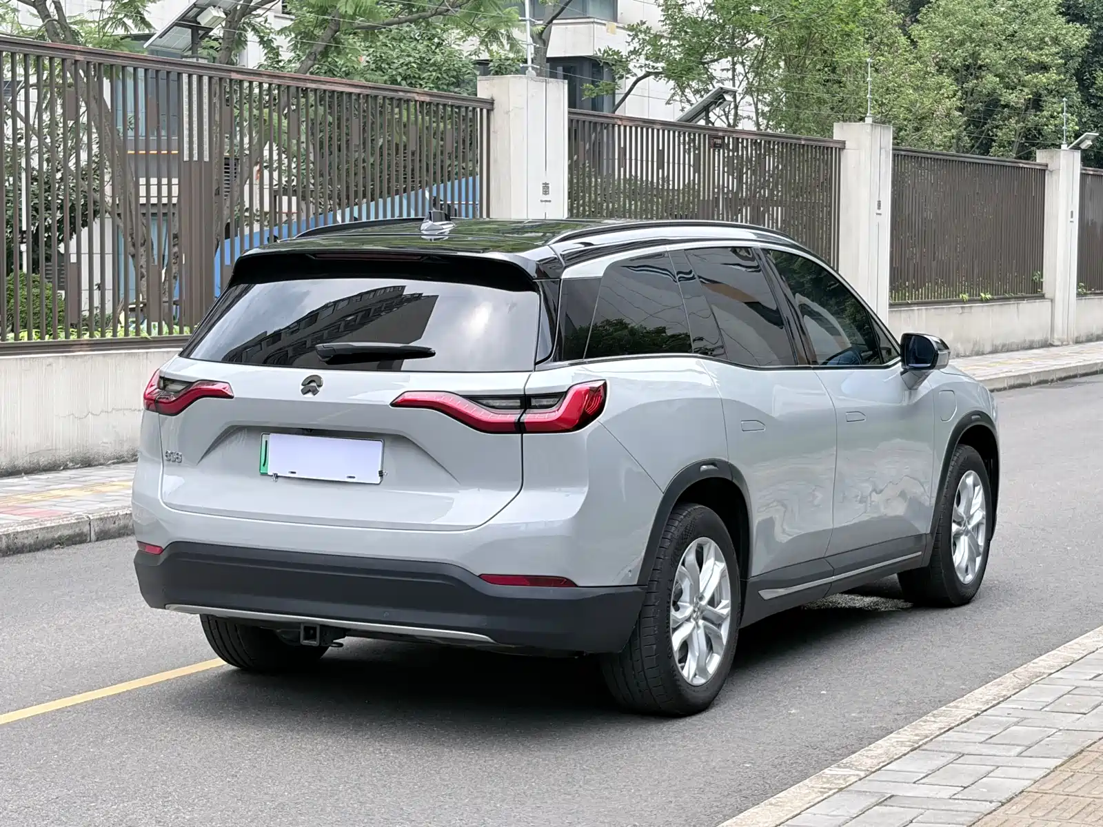 Фото 6 - NIO ES8