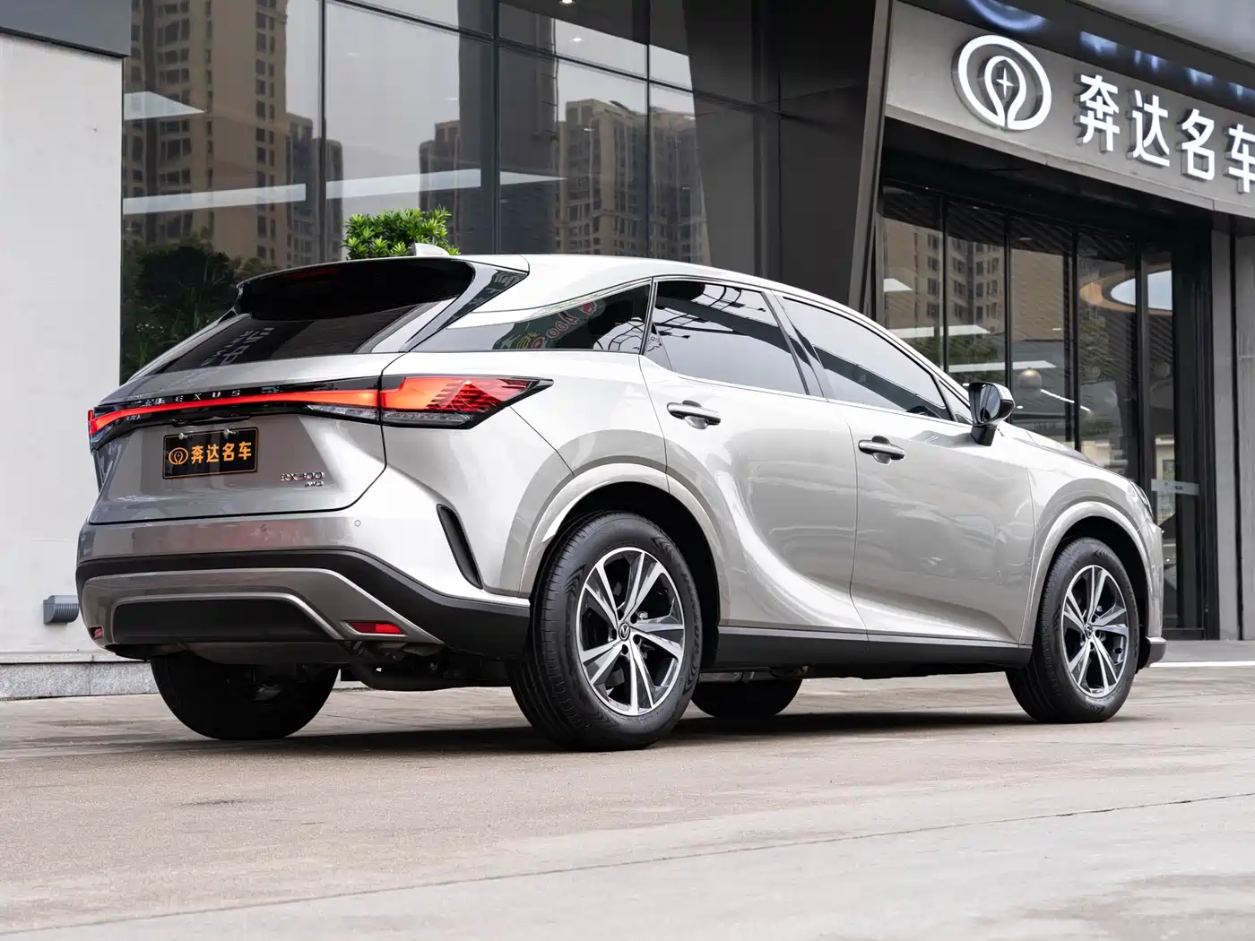 Lexus RX 2025 300 4WD Premium Edition фото 3
