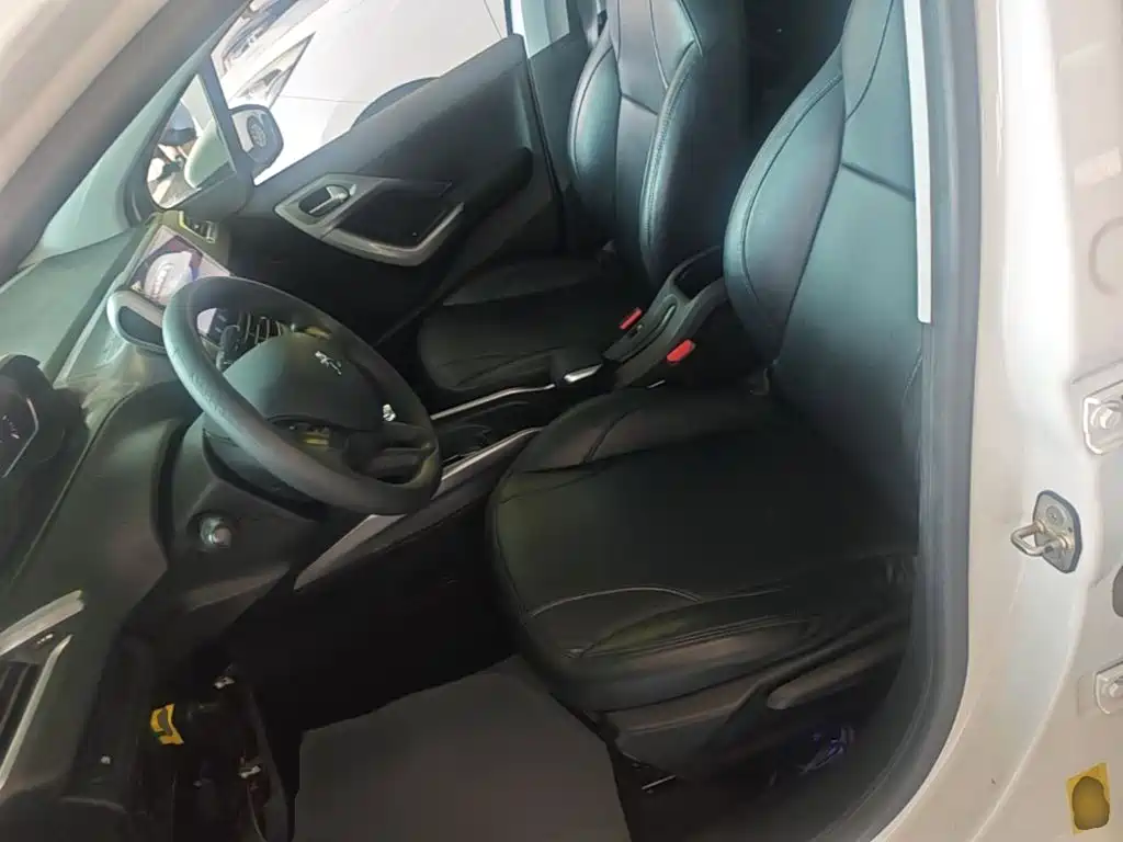 Photo 15 - Peugeot 2008