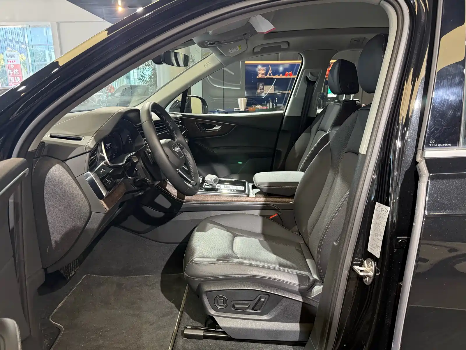 Фото 9 - Audi Q7