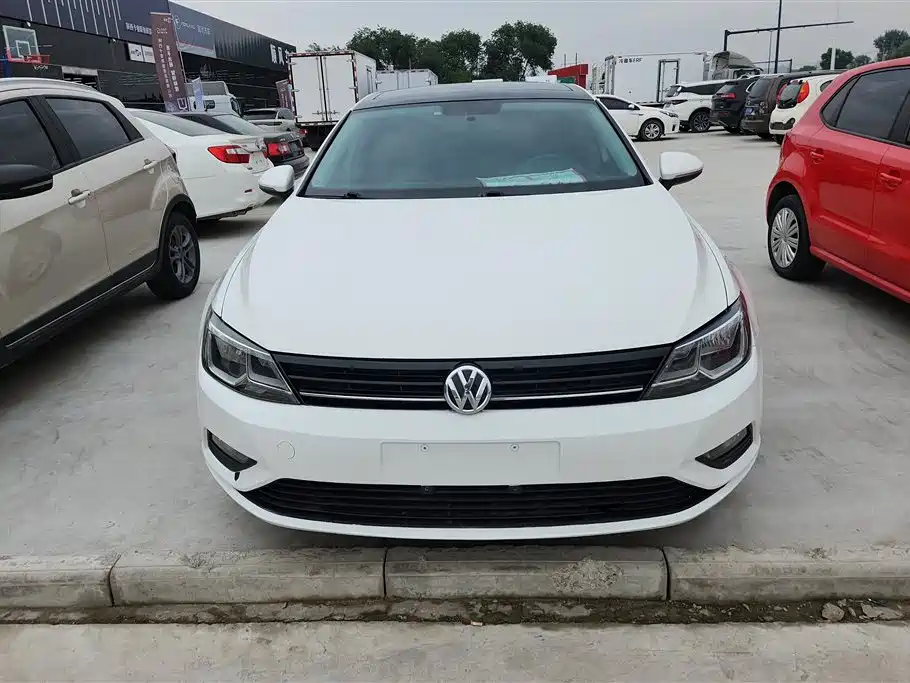 Volkswagen Lamando 2018 230TSI DSG Trend Edition фото 2