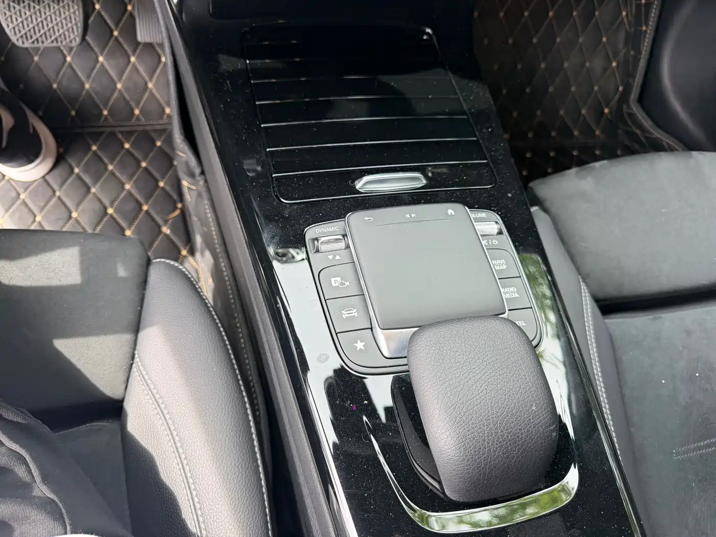 Mercedes-Benz A-Class 2023 A 200 L Fashion фото 17
