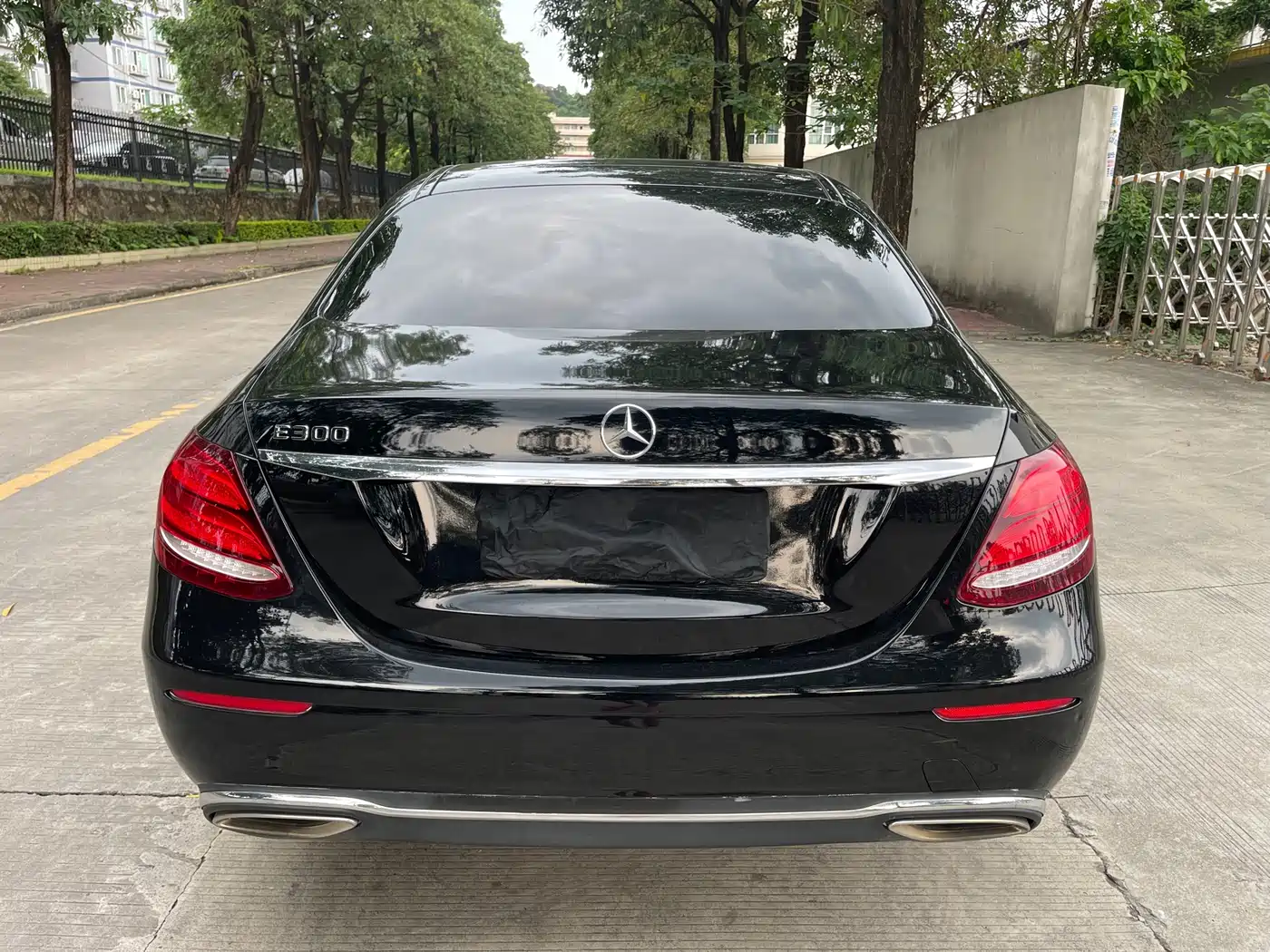 Mercedes-Benz E-Class 2018 E 300 L Luxury фото 8